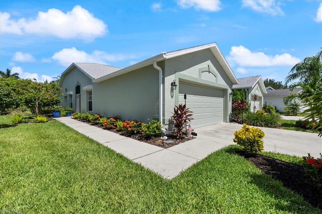 5485 Whitten DR, NAPLES FL 34104