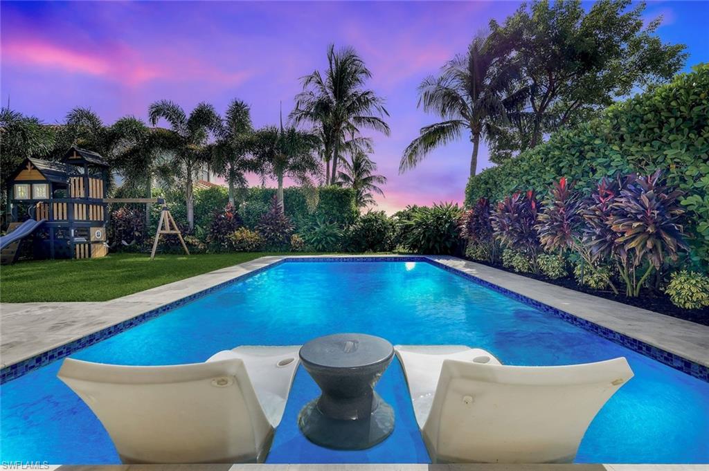 2704 Crystal WAY, NAPLES FL 34119