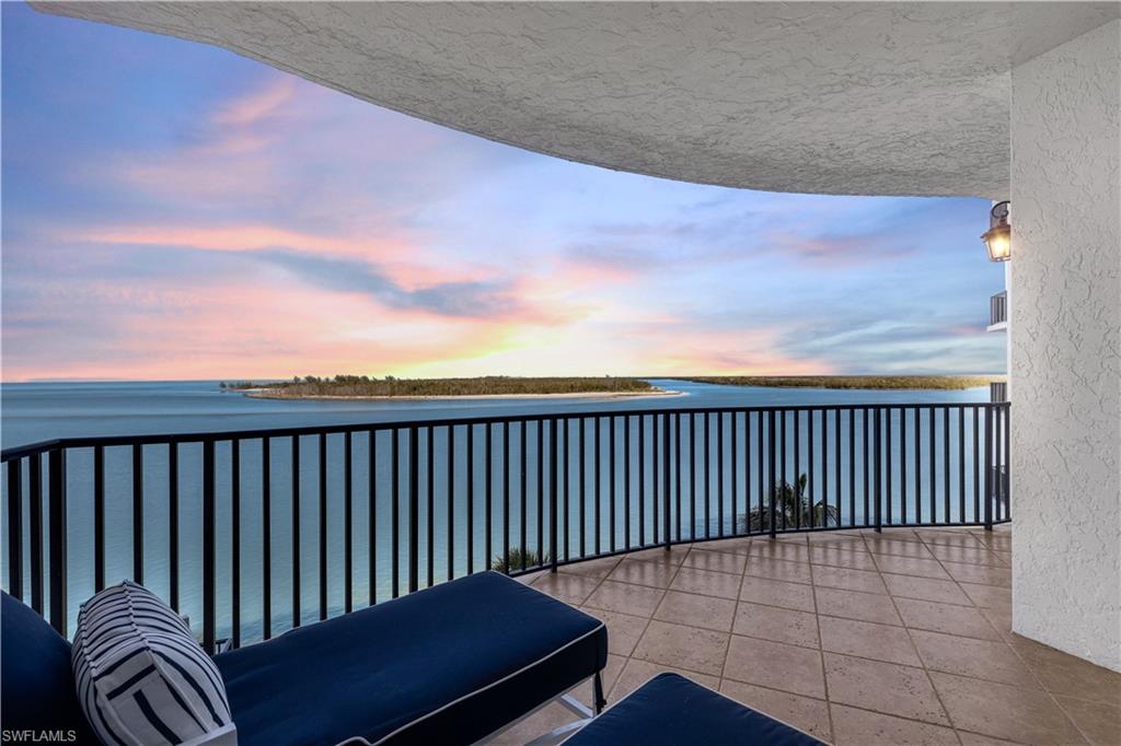 700 La Peninsula BLVD # 404, NAPLES FL 34113