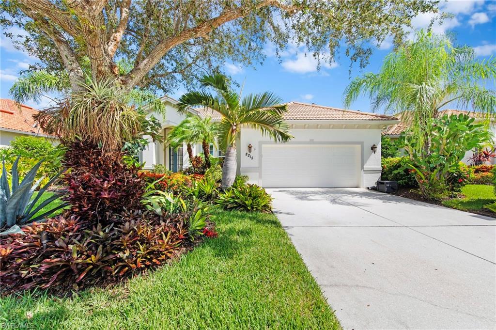 8215 Potomac LN, NAPLES FL 34104