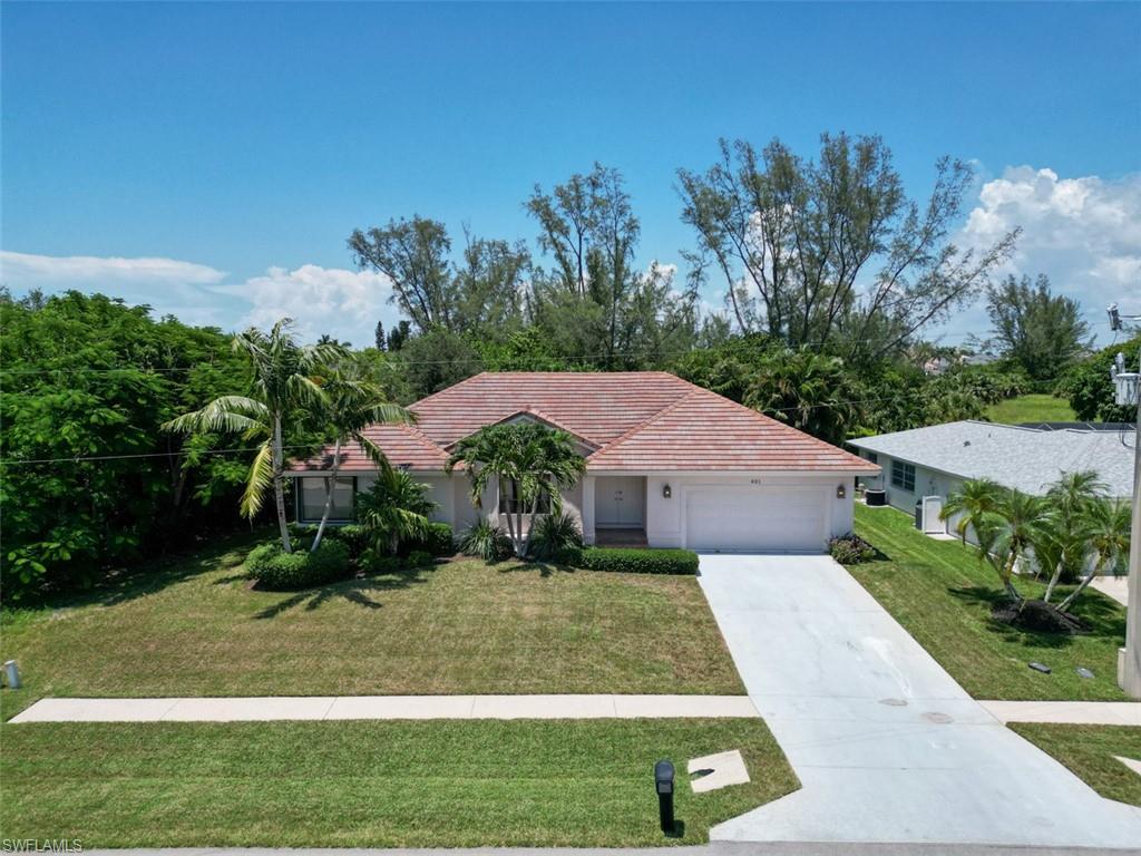 621 Diplomat CT, MARCO ISLAND FL 34145