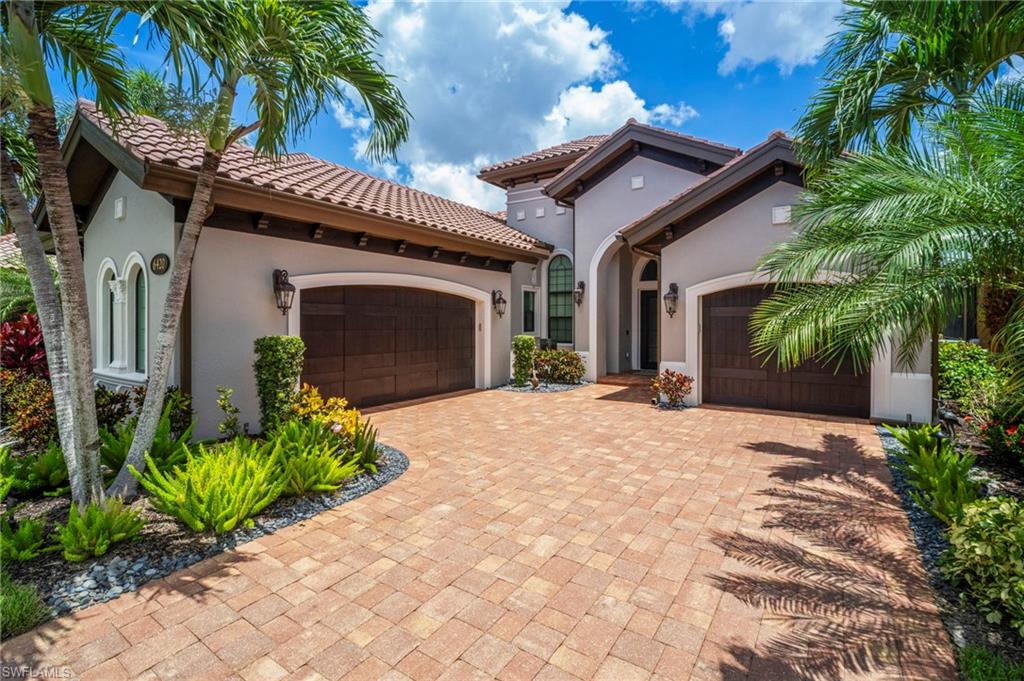 6420 Costa CIR, NAPLES FL 34113