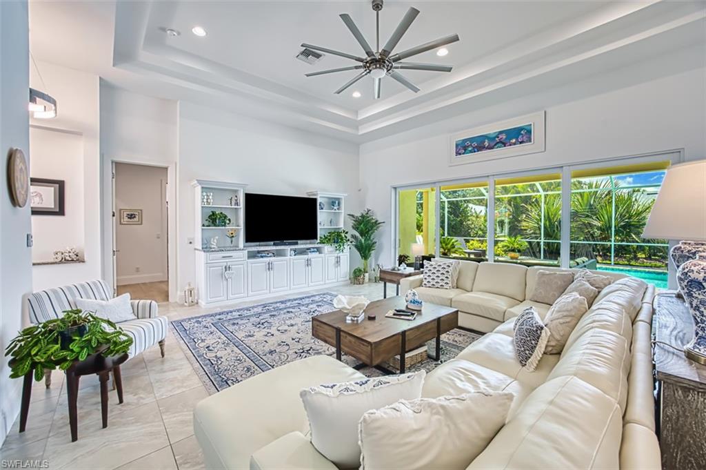 16 Willoughby DR, NAPLES FL 34110