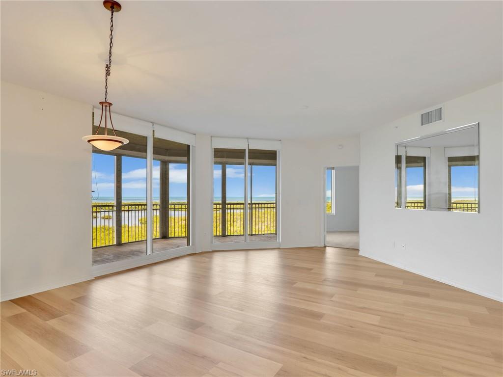 1001 Arbor Lake DR # 902, NAPLES FL 34110
