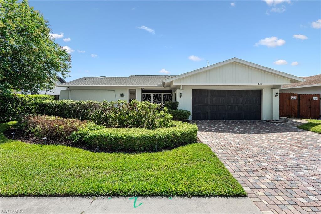 4980 Napoli DR, NAPLES FL 34103