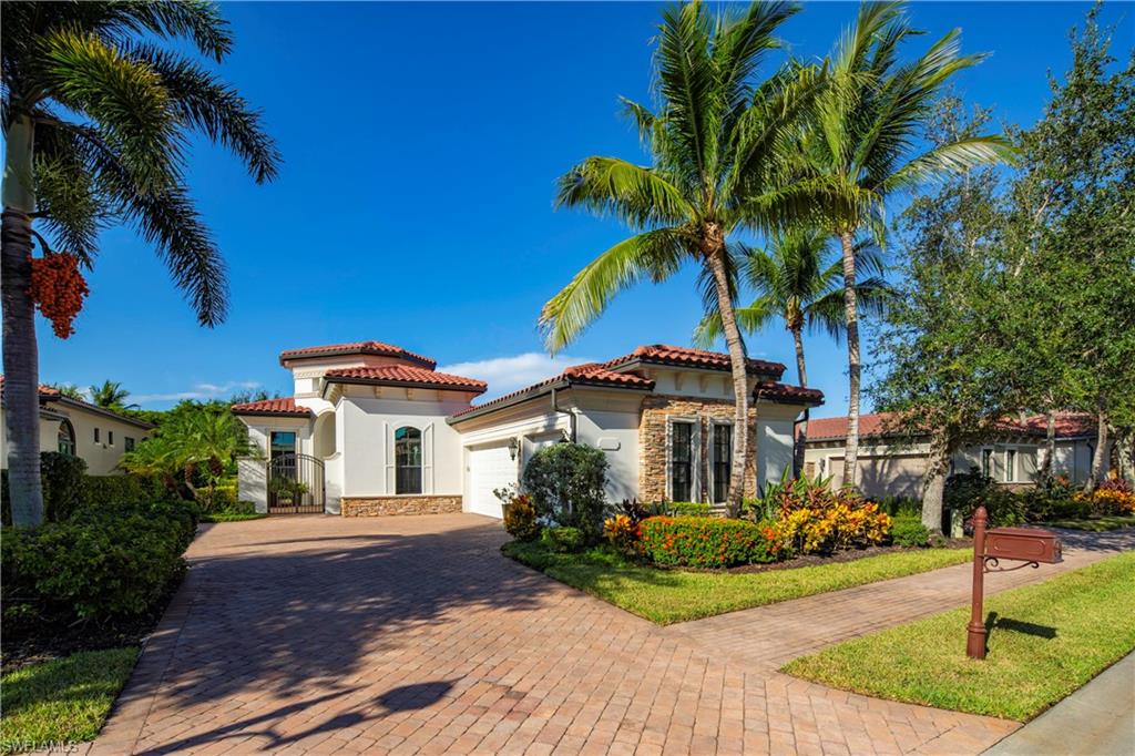 9313 Vercelli CT, NAPLES FL 34113