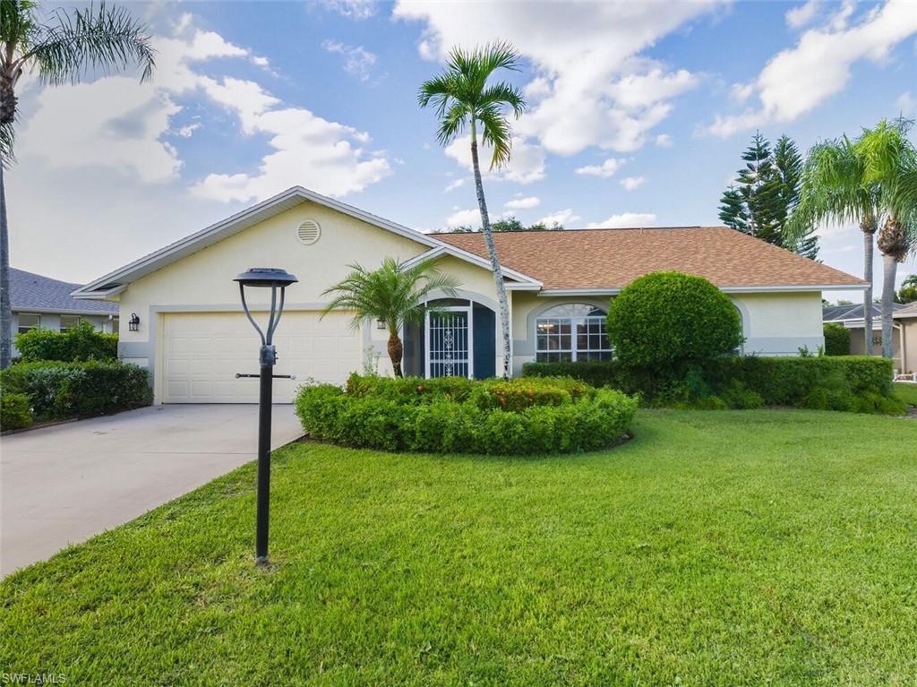 121 Estelle DR, NAPLES FL 34112