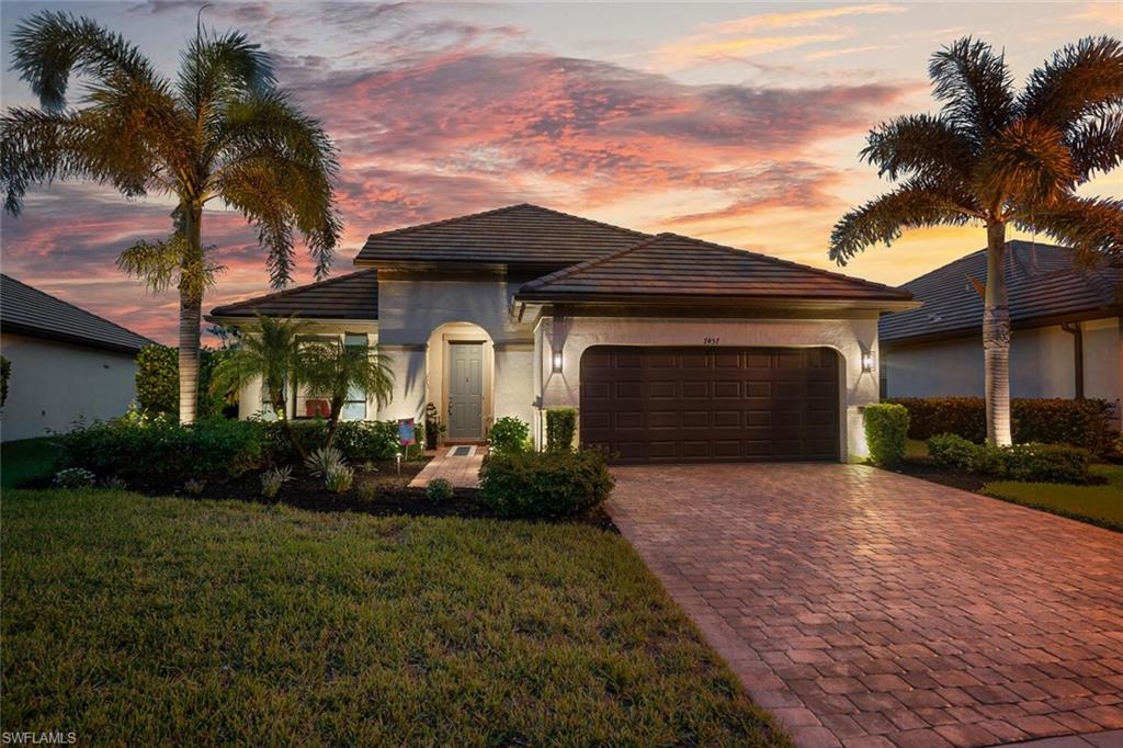 7457 Winding Cypress DR, NAPLES FL 34114