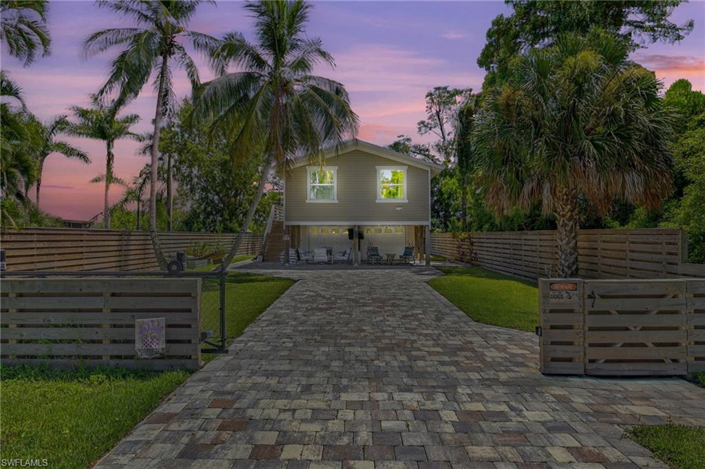 3020 Woodside AVE, NAPLES FL 34112