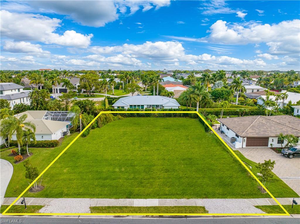 4228 Crayton RD, NAPLES FL 34103