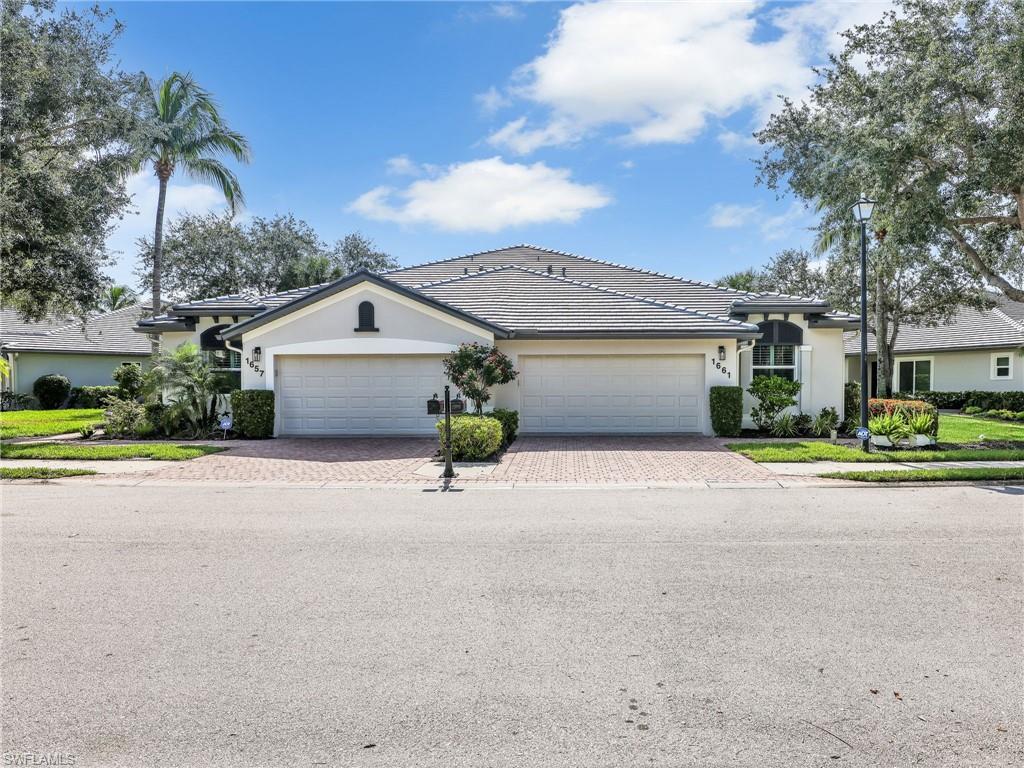 1661 Tarpon Bay DR S # 32, NAPLES FL 34119