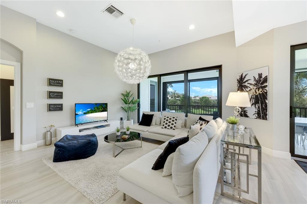 2185 Frangipani CIR # 202, NAPLES FL 34120
