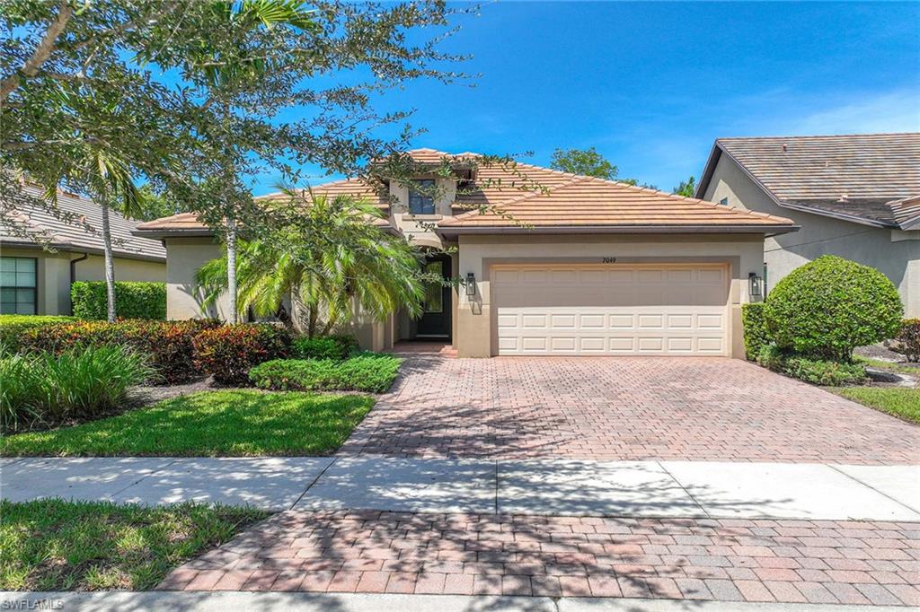 7049 Live Oak DR, NAPLES FL 34114