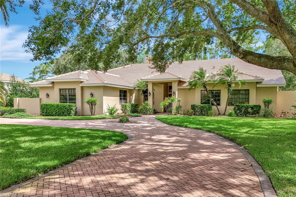 4556 Pond Apple DR N, NAPLES FL 34119