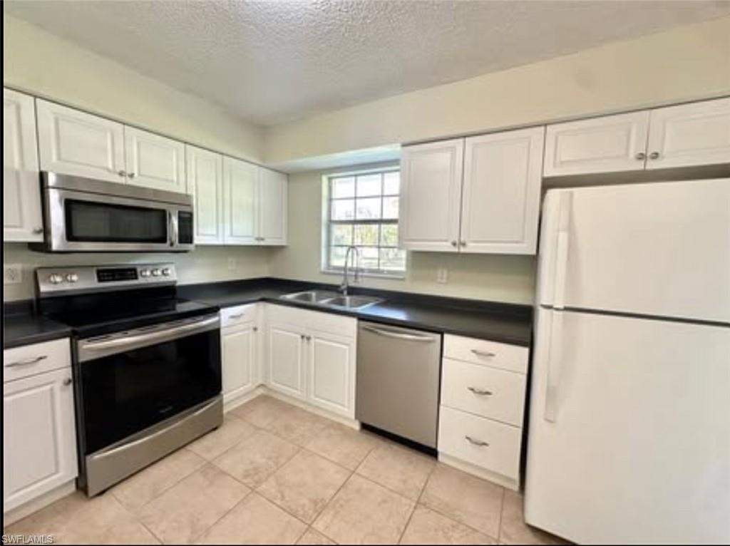 3325 Airport RD N # D3, NAPLES FL 34105