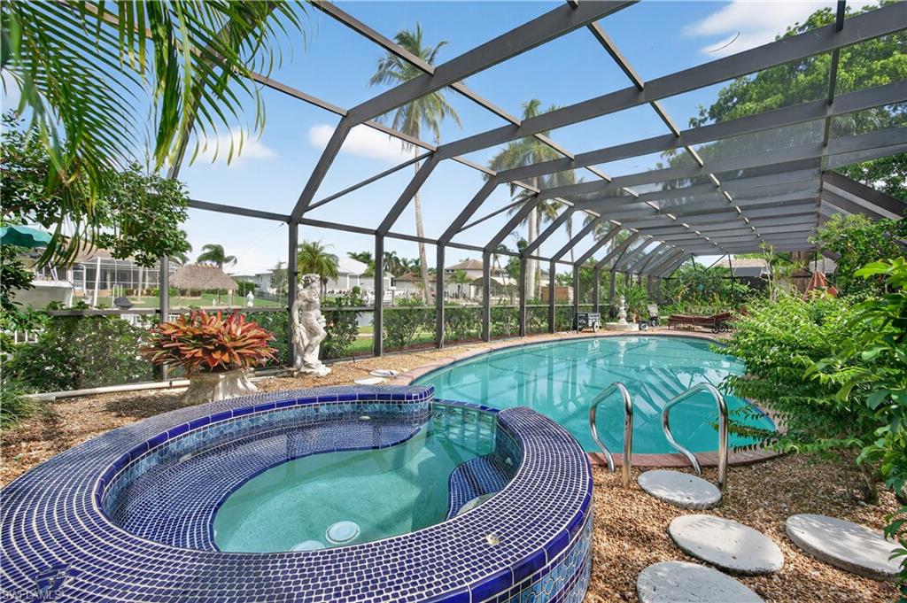 931 Scott DR, MARCO ISLAND FL 34145