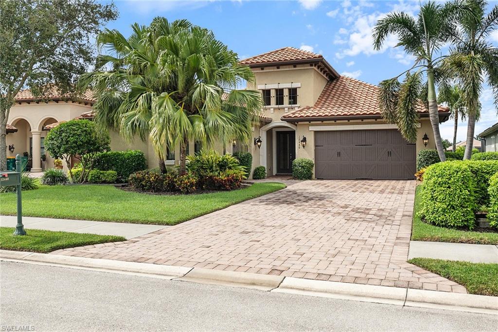 12440 Wisteria DR, NAPLES FL 34120