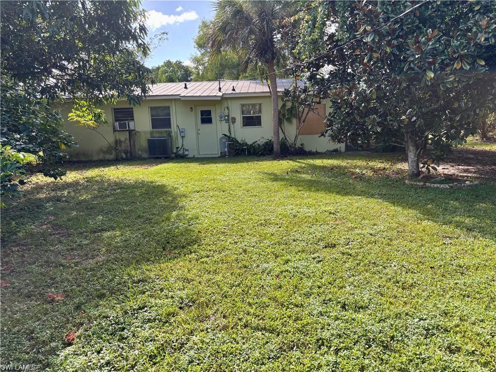 697 Pine Vale DR, NAPLES FL 34104