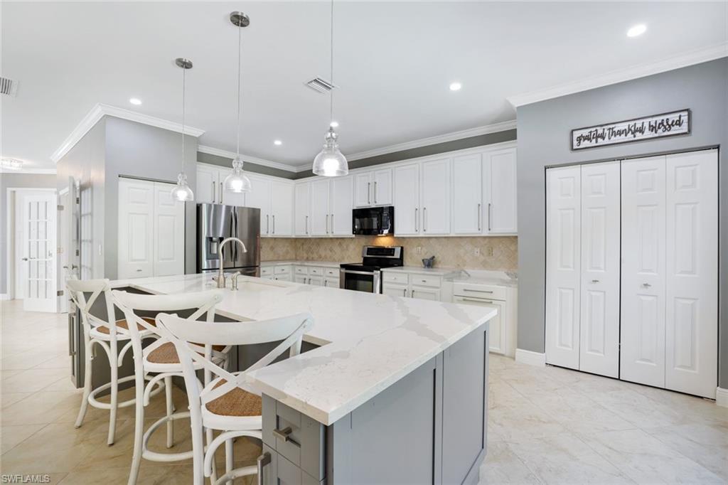 1350 Triandra LN, NAPLES FL 34119