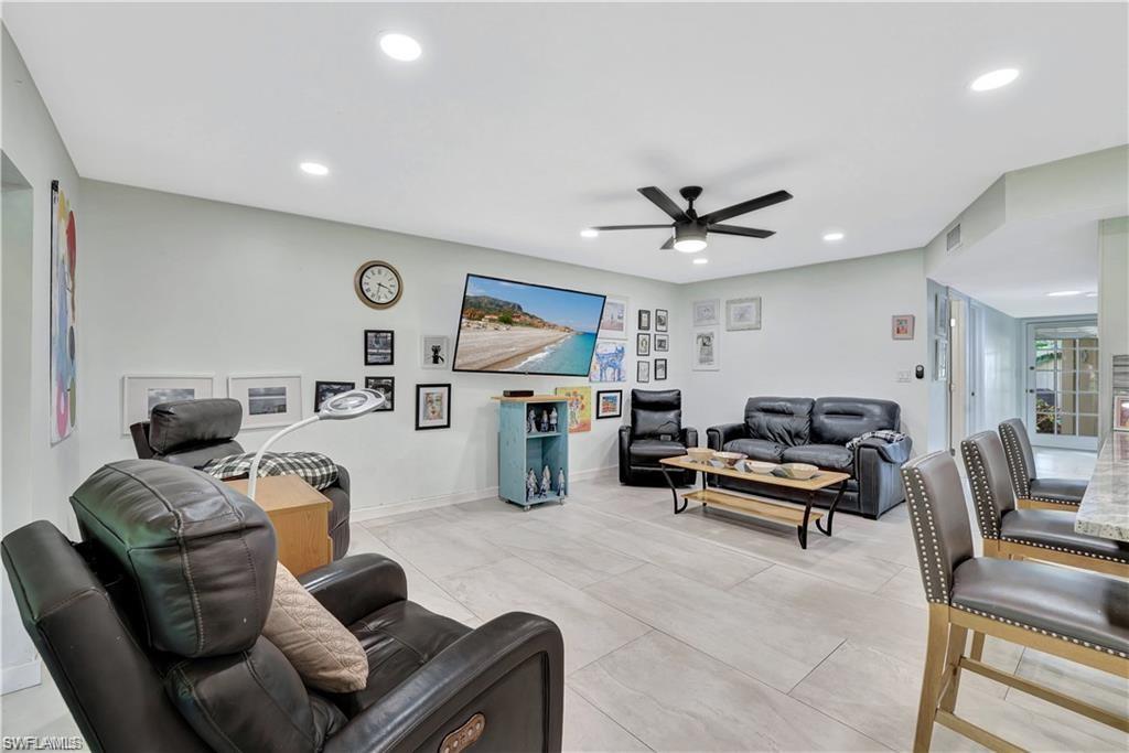 127 Forest Lakes BLVD # 127, NAPLES FL 34105
