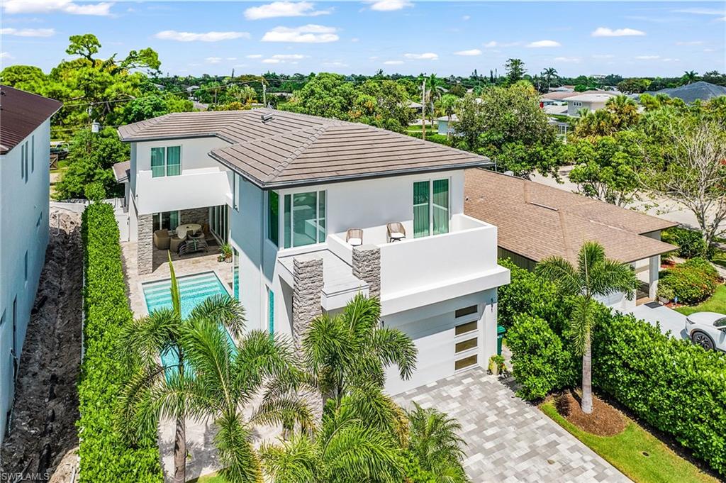 591 93rd AVE N, NAPLES FL 34108