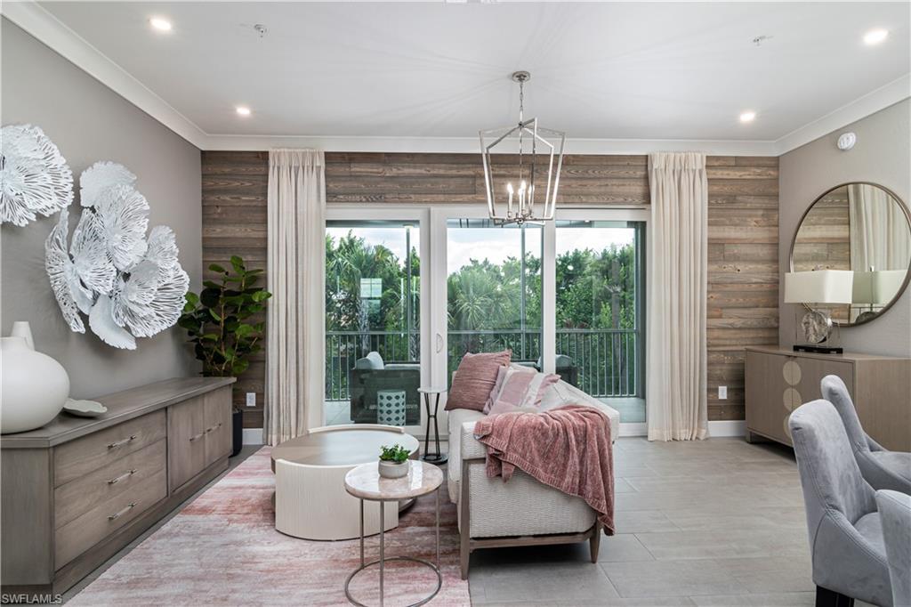 298 Indies DR E # 202, NAPLES FL 34114