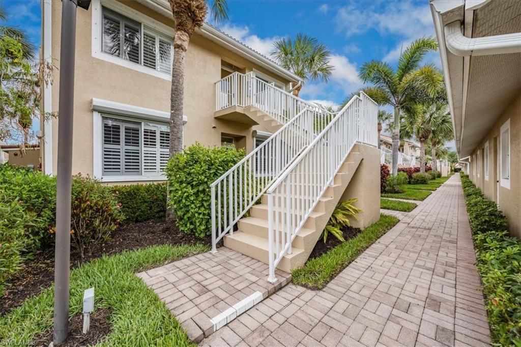 2381 Hidden Lake CT # 8202, NAPLES FL 34112