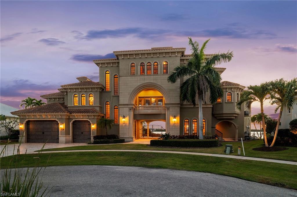 950 Giralda CT, MARCO ISLAND FL 34145