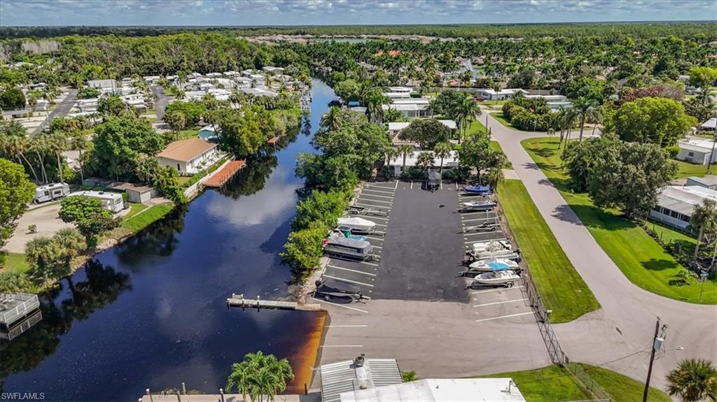 32 Sonderhen DR, NAPLES FL 34114