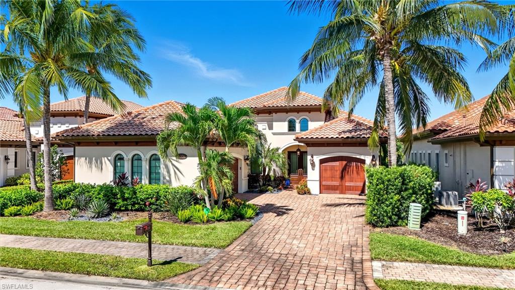 6376 Costa CIR, NAPLES FL 34113