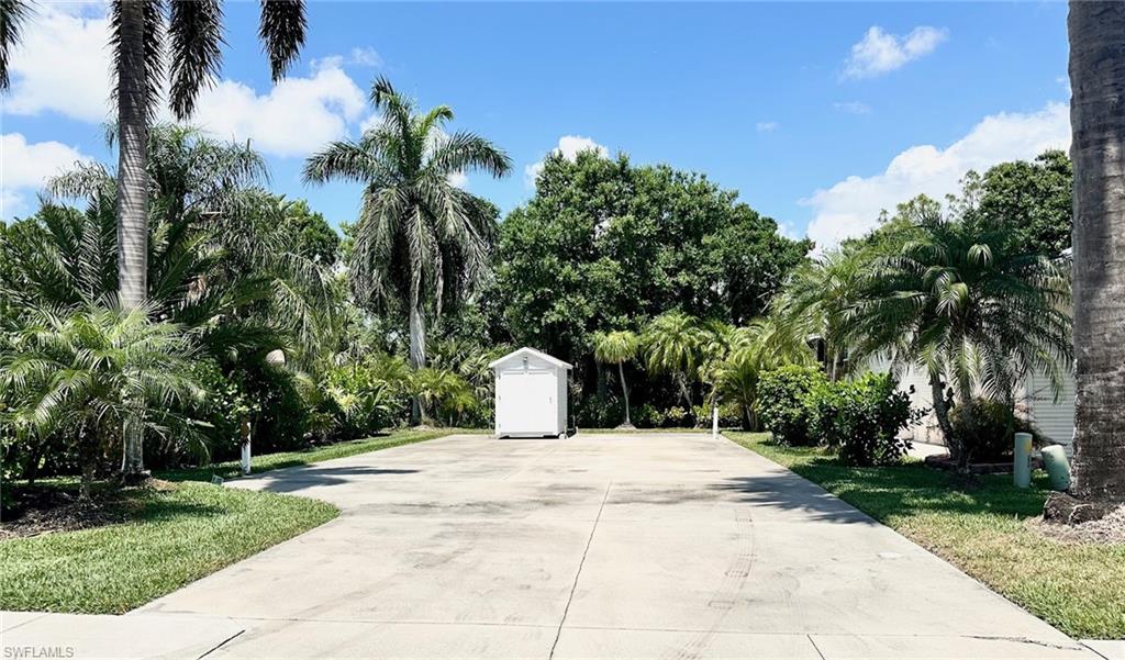 1076 Diamond Lake CIR, NAPLES FL 34114