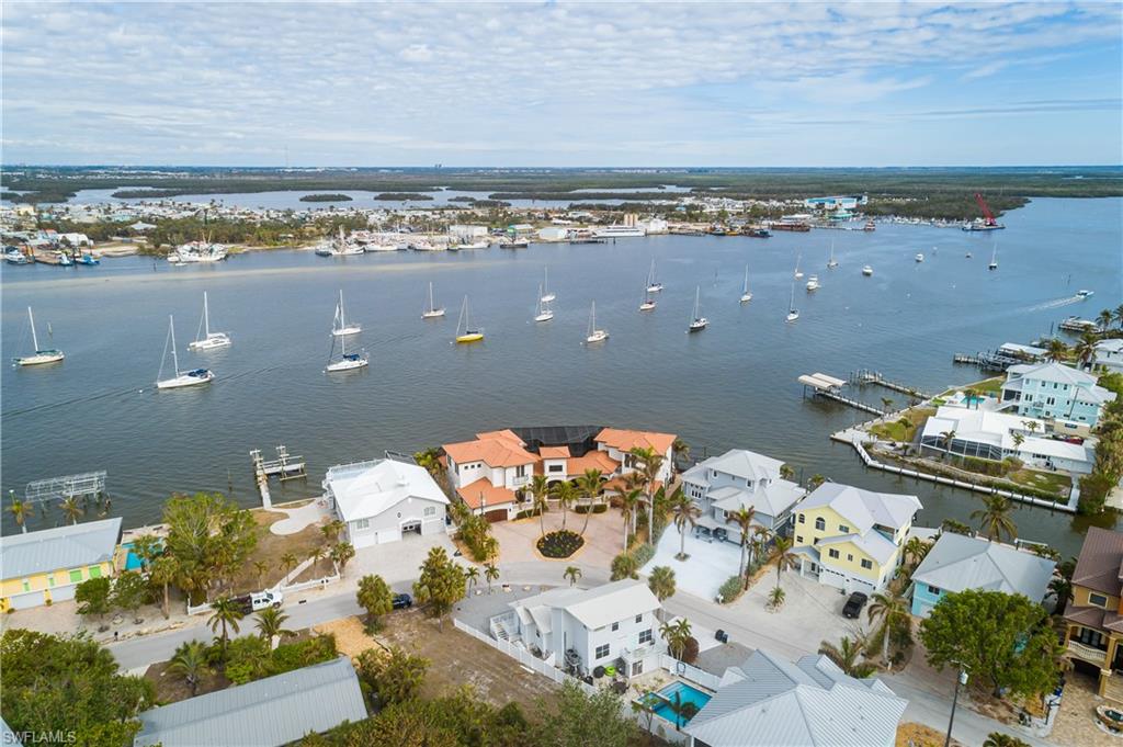 391 Palermo CIR, FORT MYERS BEACH FL 33931