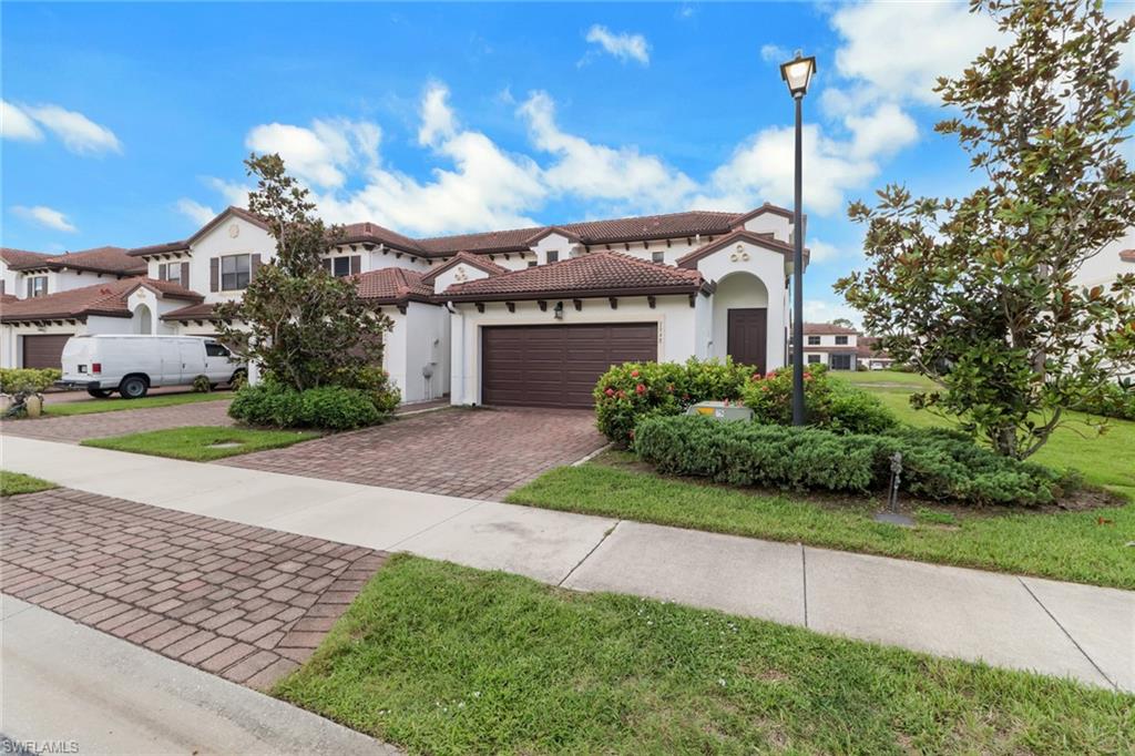 7948 Bristol CIR, NAPLES FL 34120