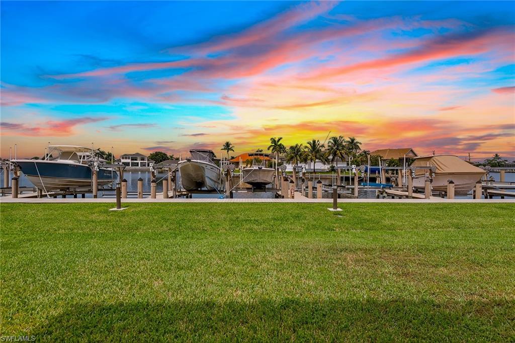 214 Waterway CT # 101, MARCO ISLAND FL 34145