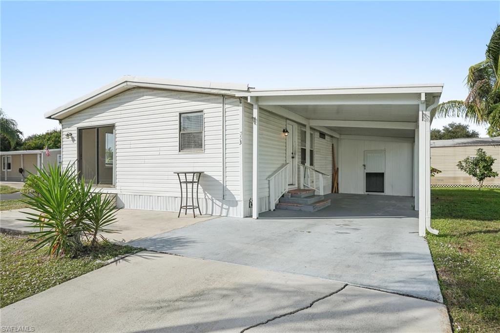 53 Grosbeak LN, NAPLES FL 34114