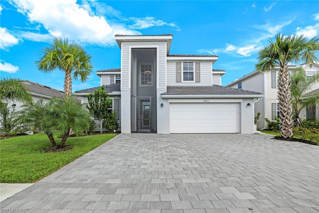 2253 Avocado LN, NAPLES FL 34120