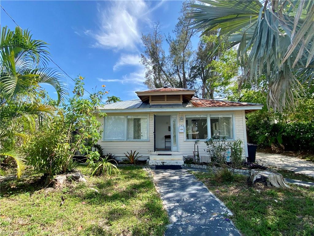 1262 5th AVE N, NAPLES FL 34102