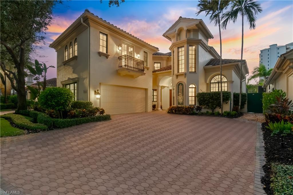8169 Via Vecchia, NAPLES FL 34108