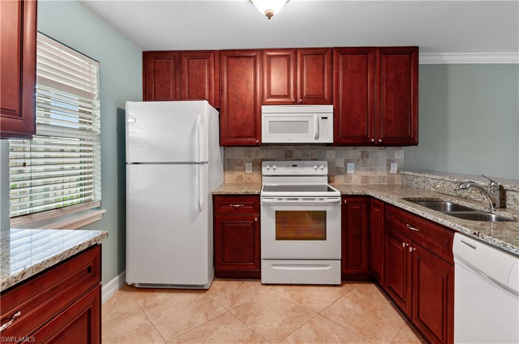 829 W Elkcam CIR # 208, MARCO ISLAND FL 34145