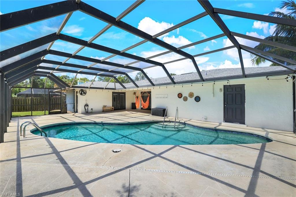 79 Constitution DR, NAPLES FL 34112