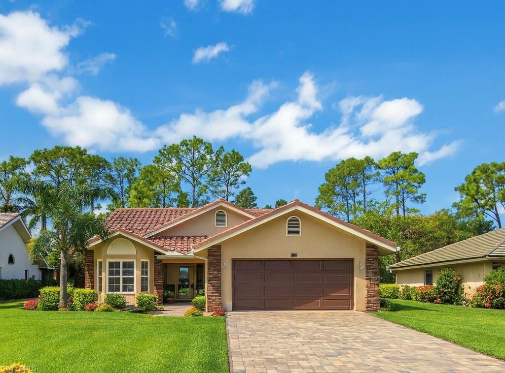 421 Countryside DR, NAPLES FL 34104