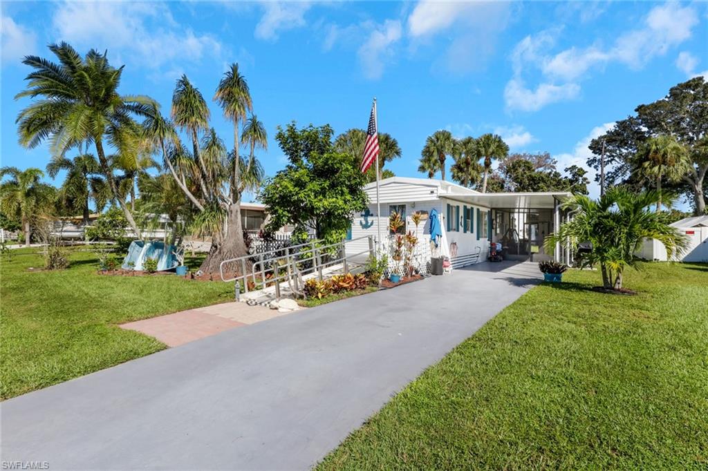 20 Derhenson DR, NAPLES FL 34114