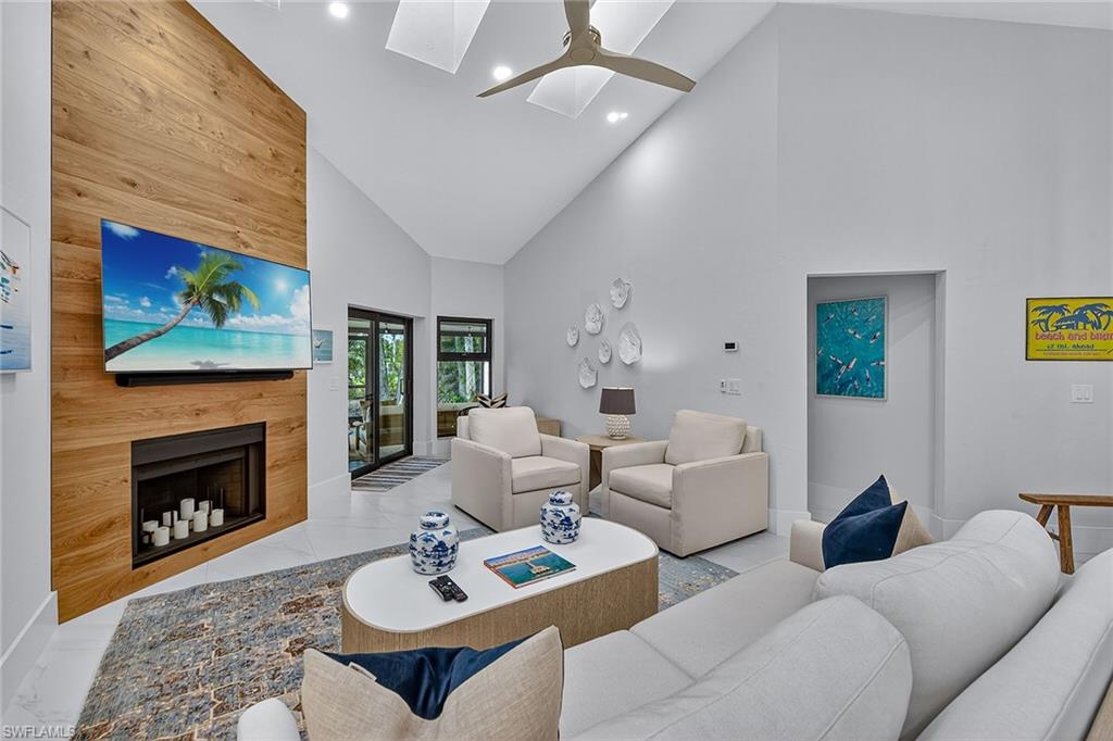 95 Cypress View DR, NAPLES FL 34113