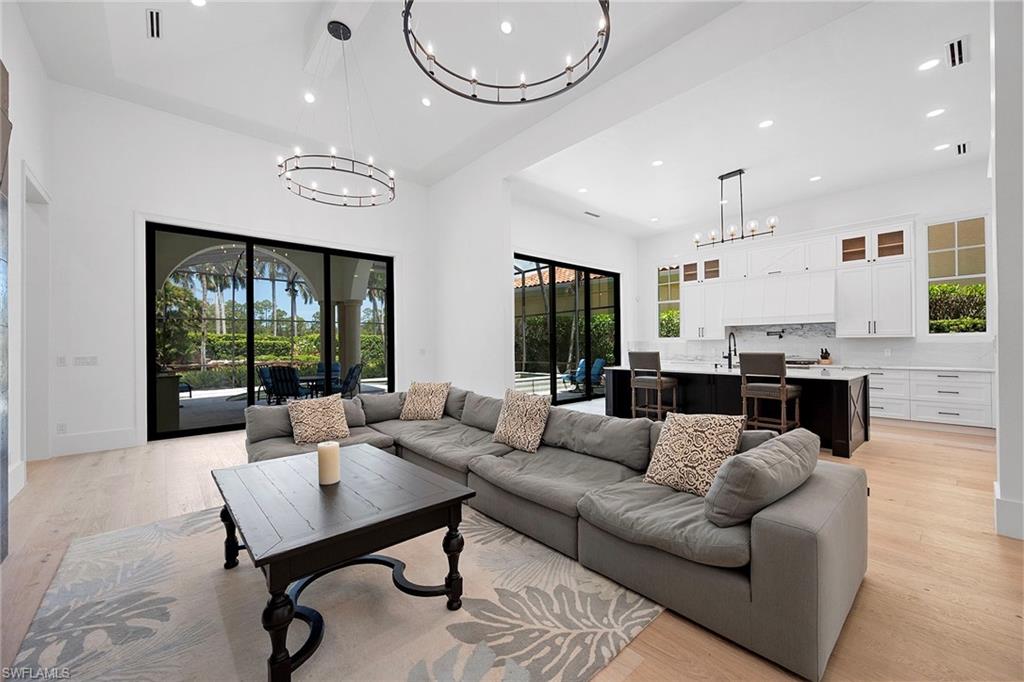 2749 Medallist LN, NAPLES FL 34109