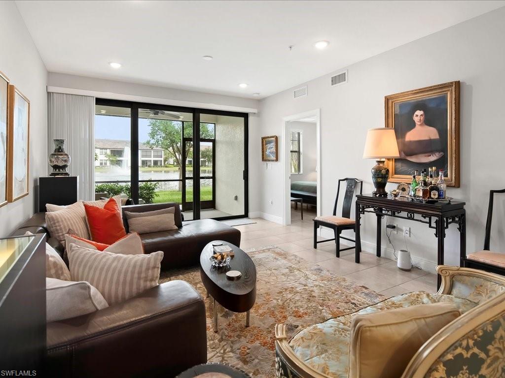 15102 Palmer Lake CIR # 105, NAPLES FL 34109