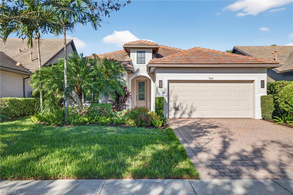 7057 Live Oak DR, NAPLES FL 34114