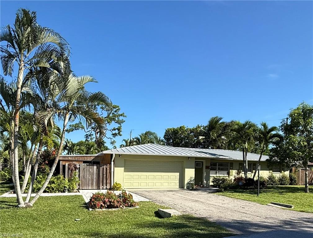 702 E Valley DR, BONITA SPRINGS FL 34134
