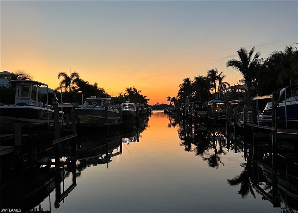 1585 Pelican AVE, NAPLES FL 34102
