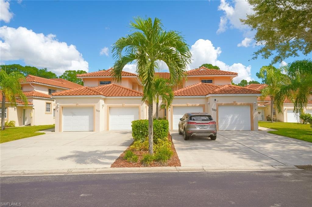 700 Luisa LN # 2, NAPLES FL 34104