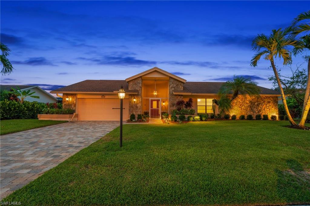 1203 Foxfire LN, NAPLES FL 34104